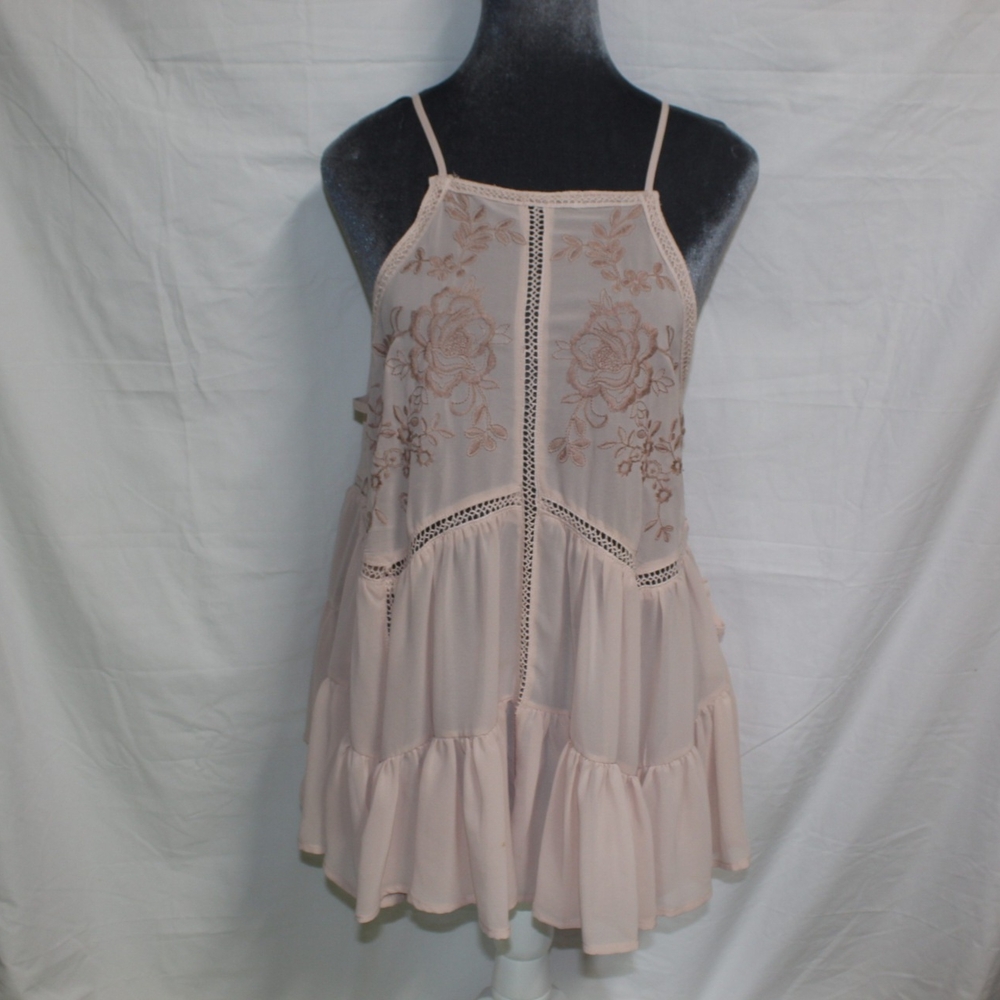 Taylor & Sage Blush Lace Detail Tank Top. Sz L